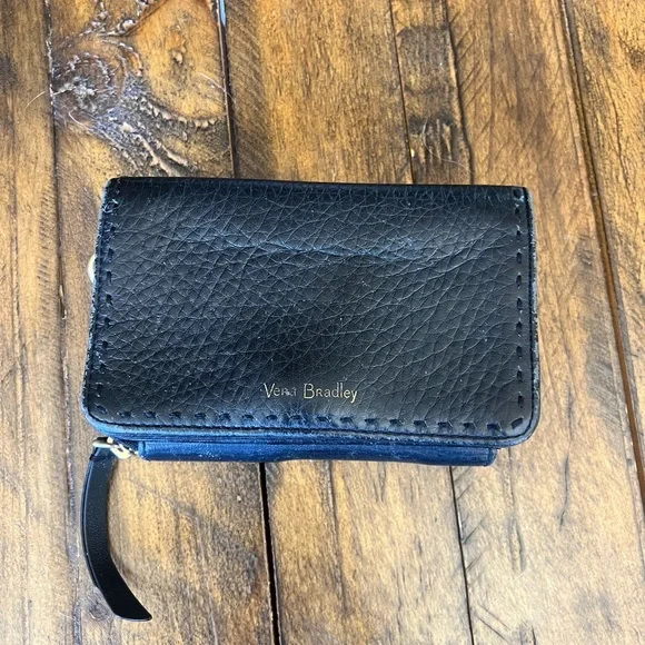 Vera Bradley Black and Cream Floral Key & Card Holder - Picture 5 of 5